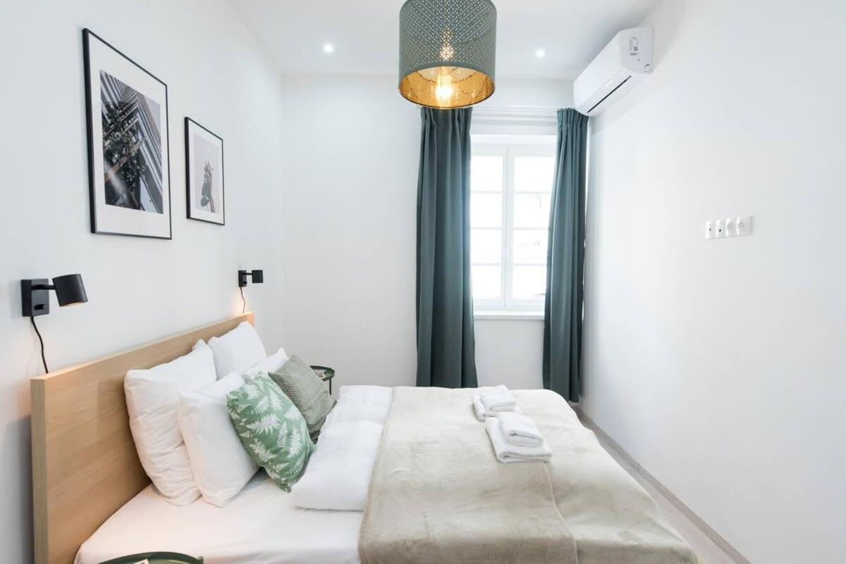 Trendy Central Apartment At Castle Budapest Exteriör bild