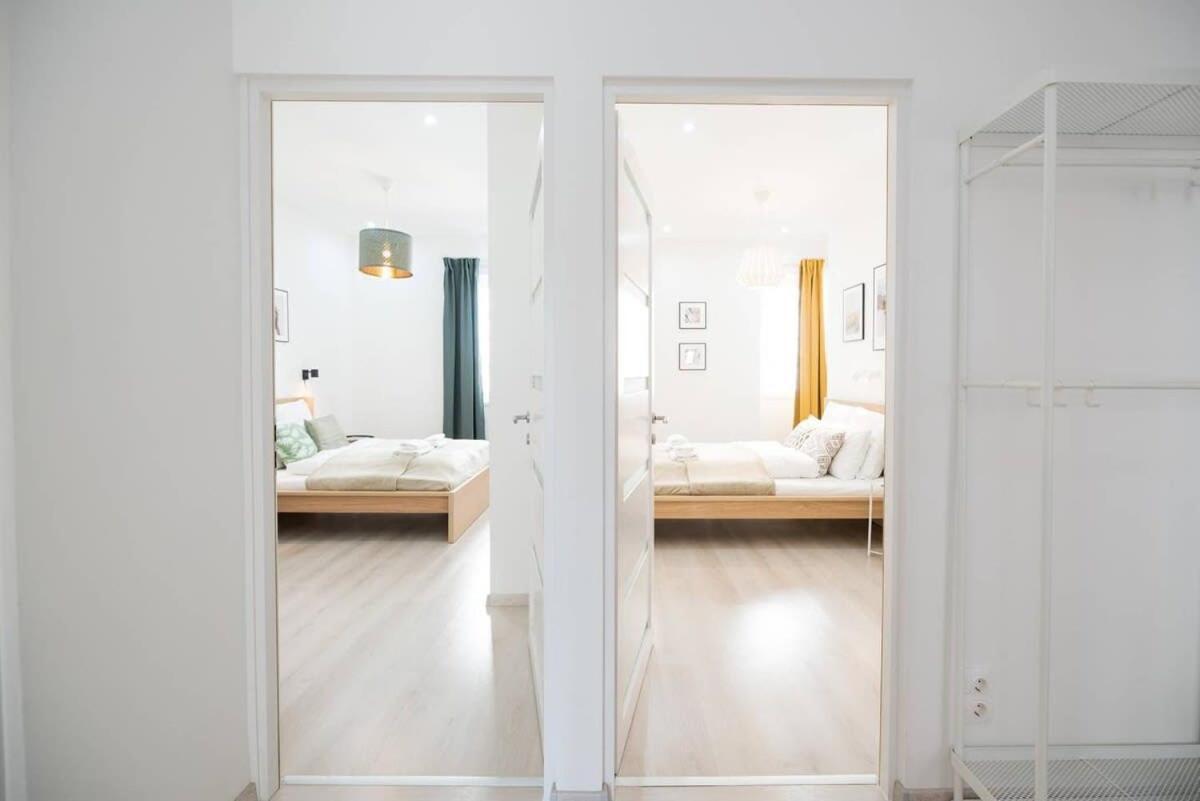 Trendy Central Apartment At Castle Budapest Exteriör bild