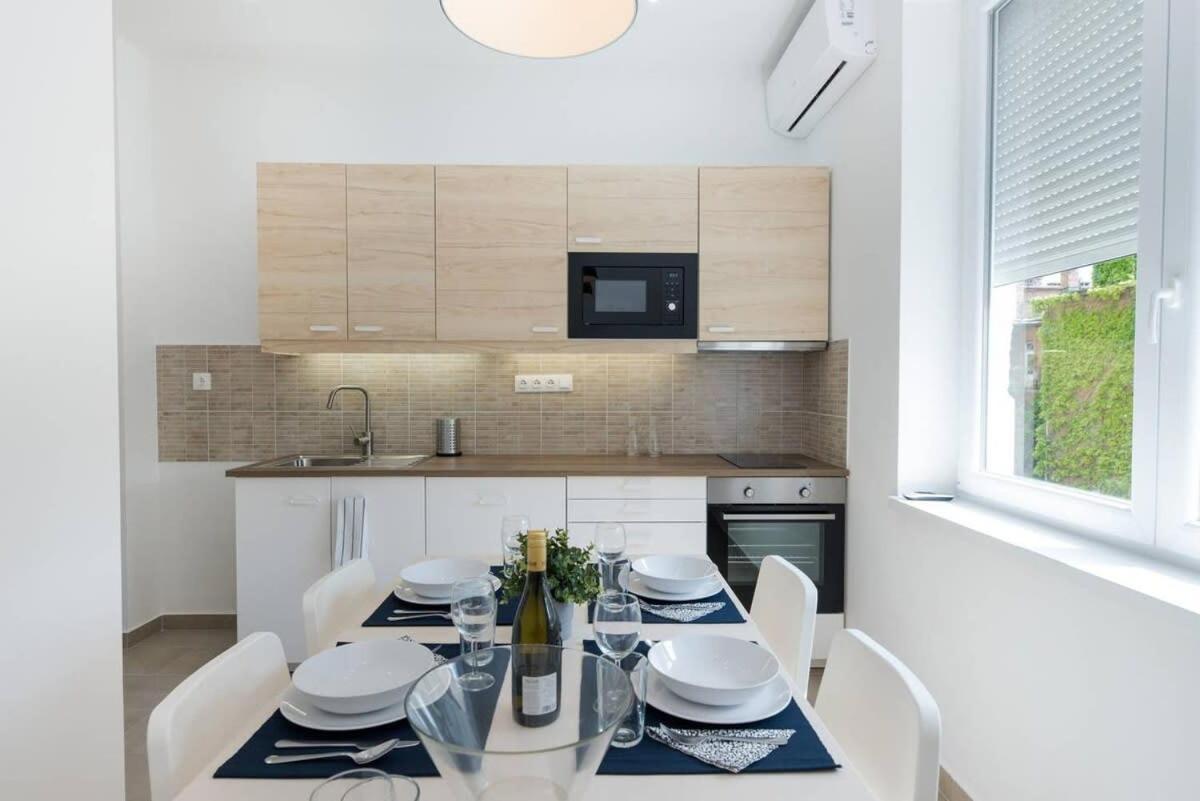 Trendy Central Apartment At Castle Budapest Exteriör bild