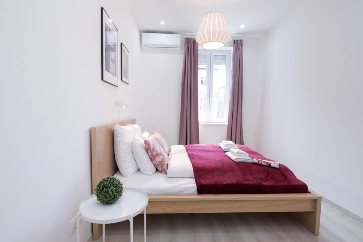 Trendy Central Apartment At Castle Budapest Exteriör bild