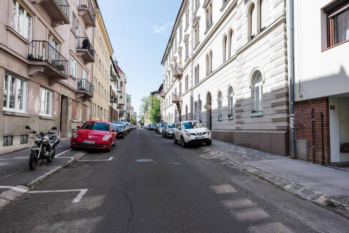 Trendy Central Apartment At Castle Budapest Exteriör bild