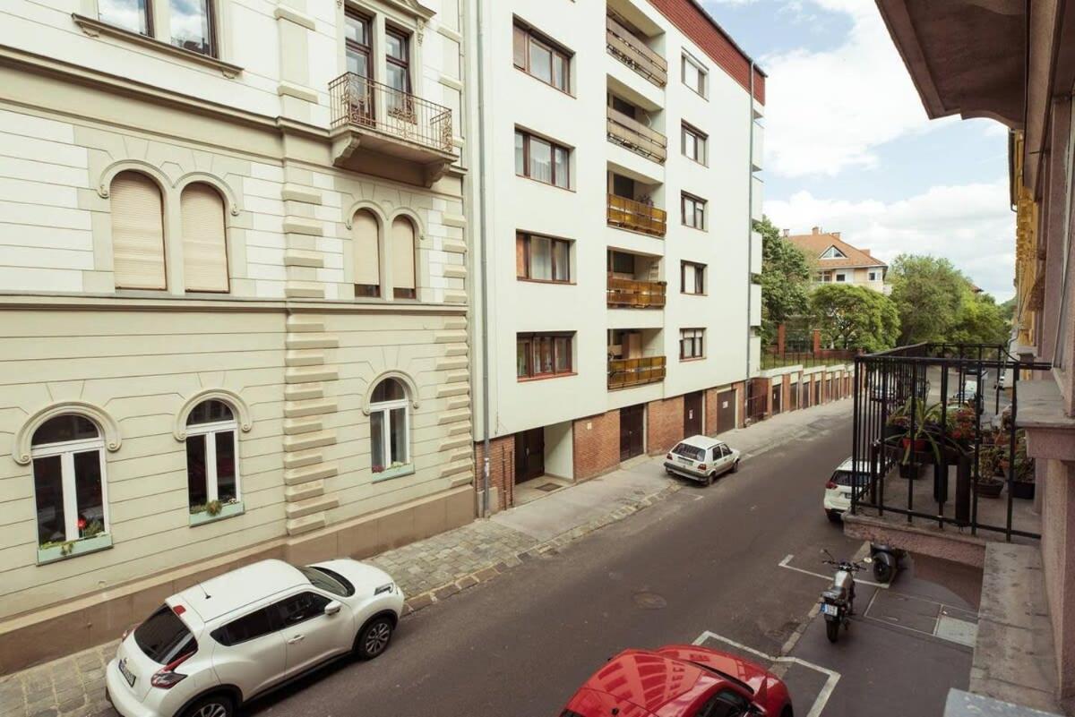 Trendy Central Apartment At Castle Budapest Exteriör bild
