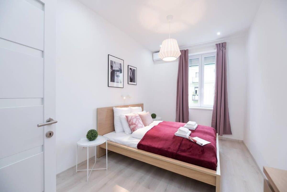 Trendy Central Apartment At Castle Budapest Exteriör bild