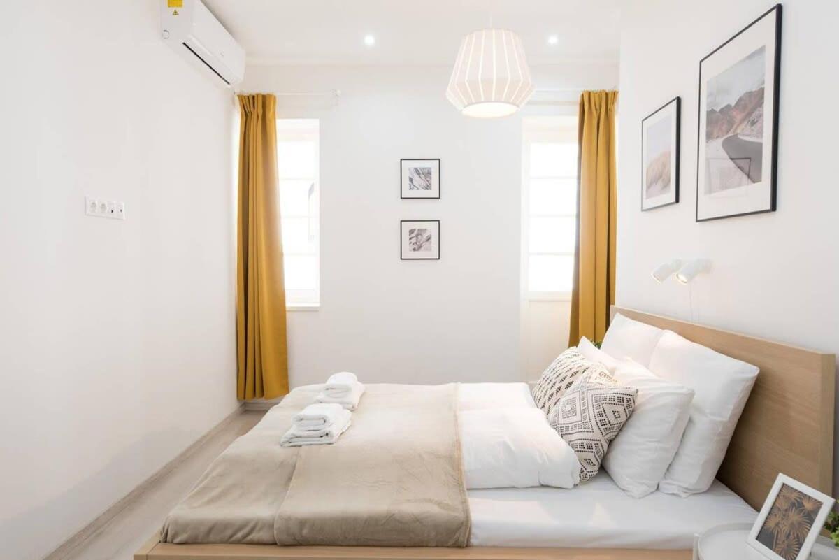 Trendy Central Apartment At Castle Budapest Exteriör bild